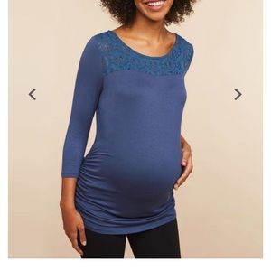 Maternity shirt with lace top